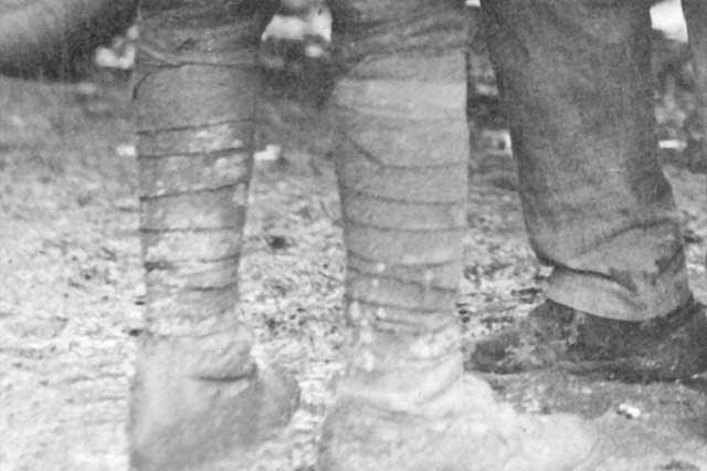 Comlpete Gaiters guide ; puttees used by the army during WW1. Picture courtesy of Wikipedia